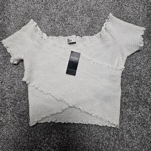 Hollister Women's Cream Textured Crop Top Size M New With Tag